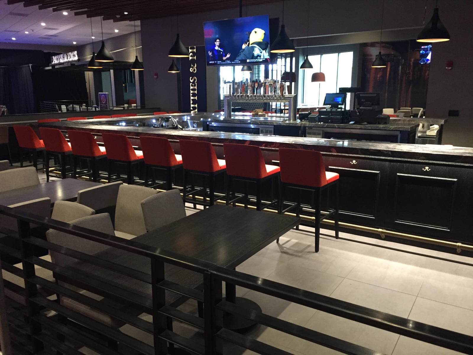 VVCH — P&P Bar — Bar & Lounge